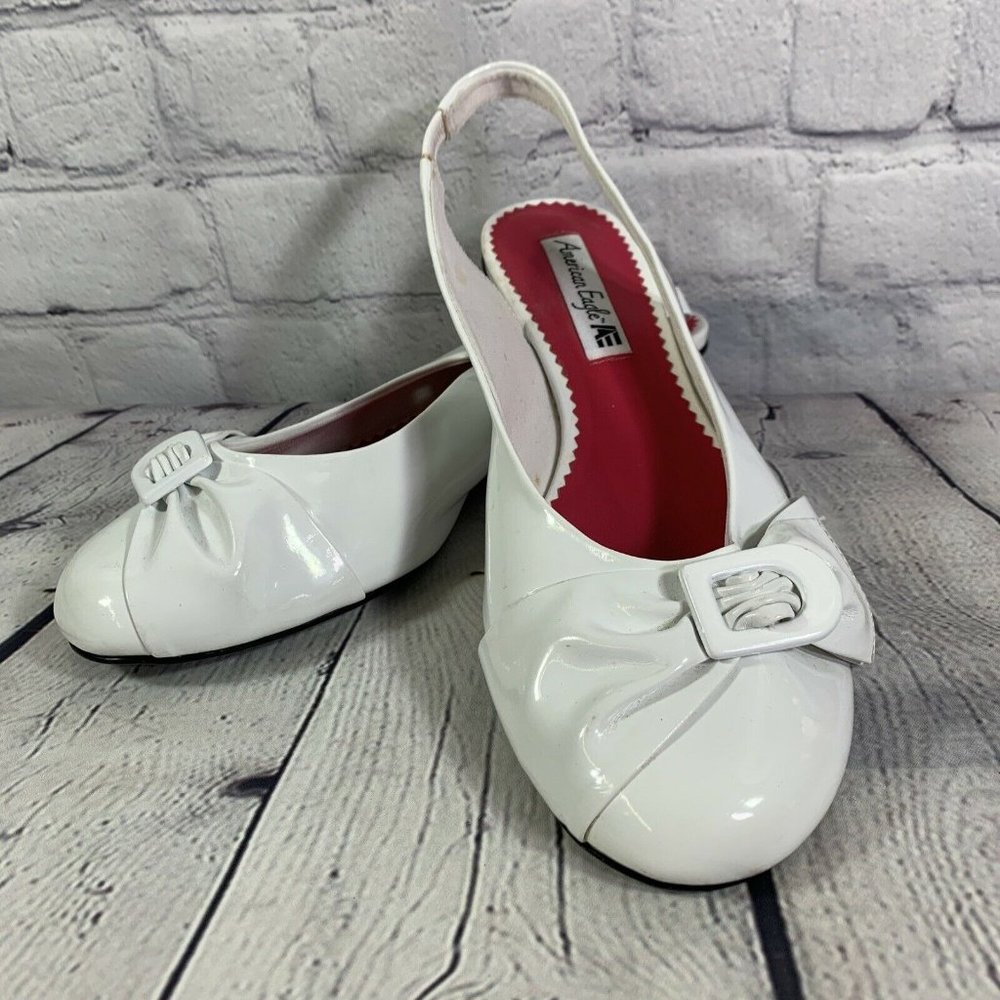 American Eagle Women's Buckle Sling Kitten Heals White Size 8-1/2”Round Toe